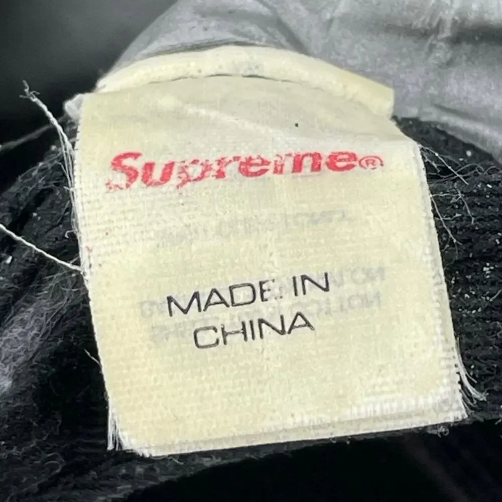 Supreme unisex black